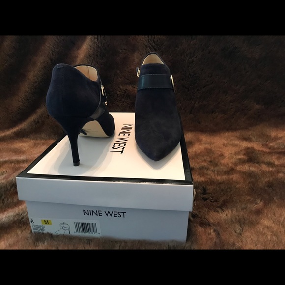 Navy suede booties (Nine West - Megaera) - Picture 2 of 2